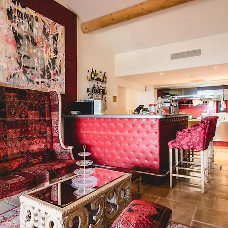 Le Petit Palais D'aglae Hotel 4*